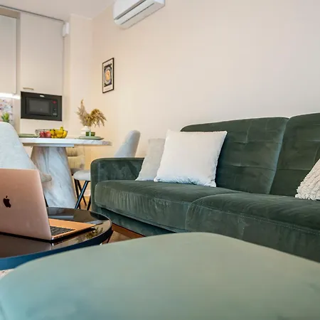 Apartament Oasis Strzelecka 57 *